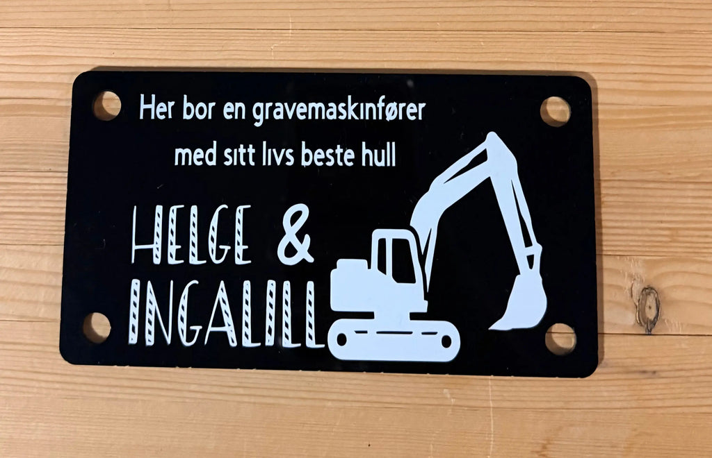 Dørskilt - gravemaskinfører Inngravert.no