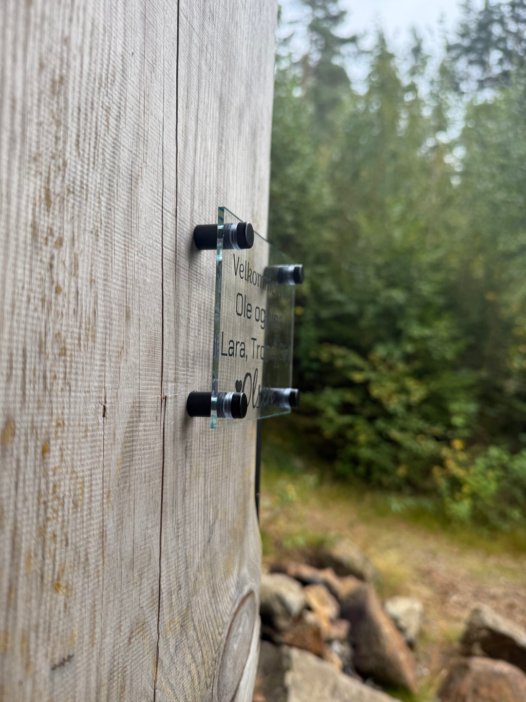 Avstandsstykker i børstet rustfritt stål
