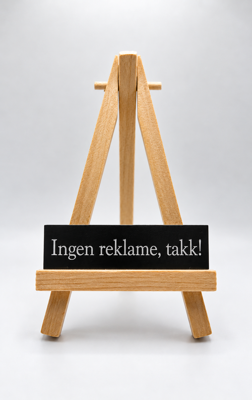 "Ingen reklame, takk!" – postkasseskilt i plastlaminat (sort/hvit) Inngravert.no